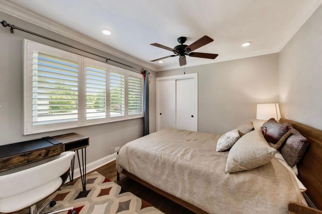303 Charal Lane, Highland Park, IL 60035