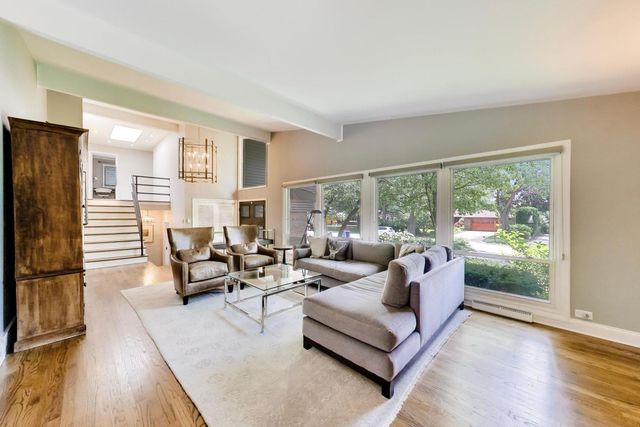 303 Charal Lane, Highland Park, IL 60035