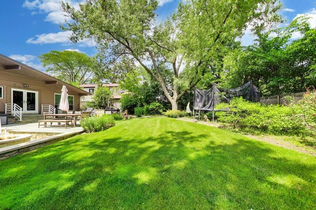 303 Charal Lane, Highland Park, IL 60035