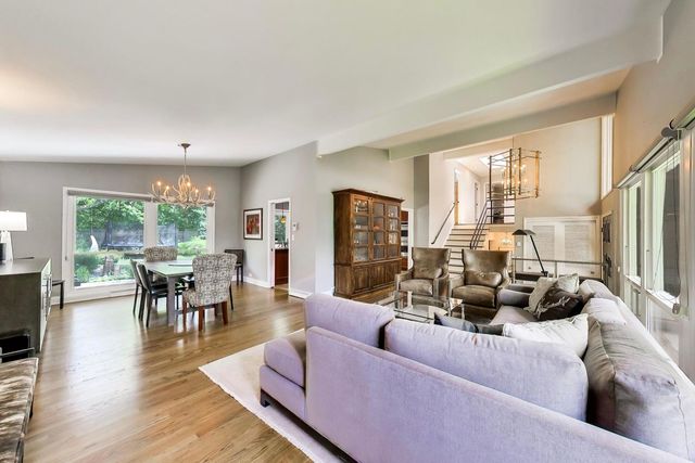 303 Charal Lane, Highland Park, IL 60035