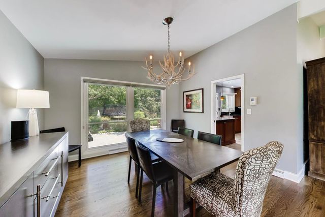 303 Charal Lane, Highland Park, IL 60035