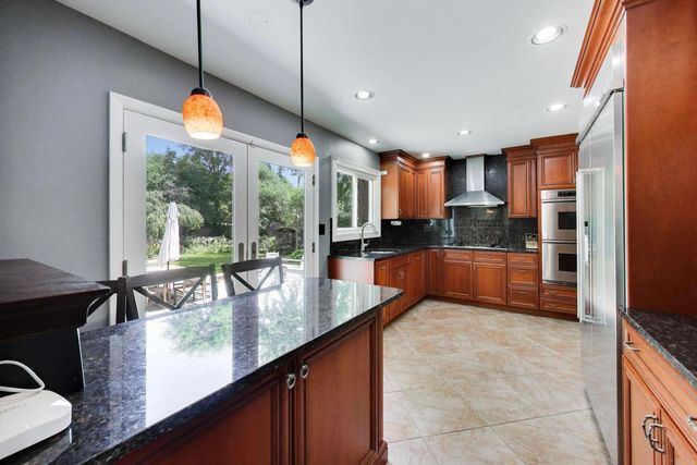 303 Charal Lane, Highland Park, IL 60035