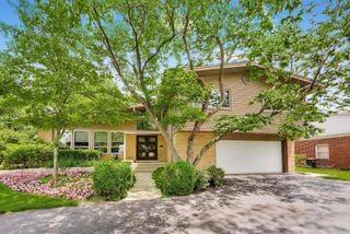 303 Charal Lane, Highland Park, IL 60035