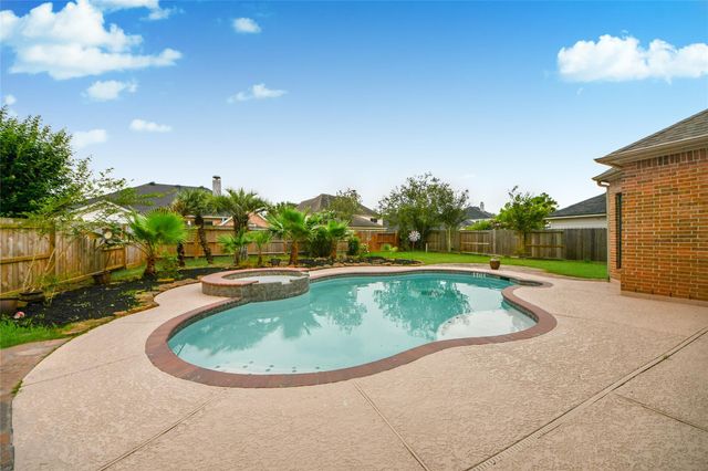 2008 Anchor Bay Court, Pearland, TX 77584