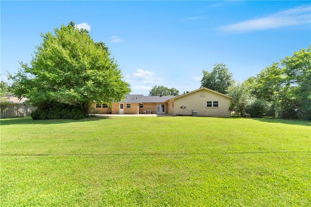 1510 Circle Drive, Springdale, AR 72764