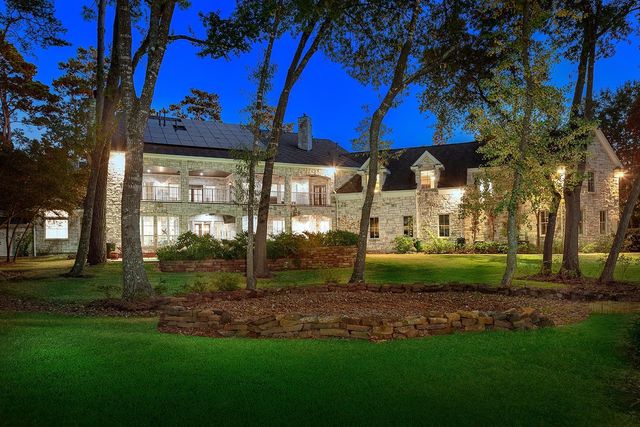 15 Netherfield Way, The Woodlands, TX 77382