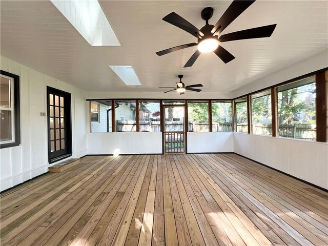 718 NE Mulberry Street, Lee's Summit, MO 64086