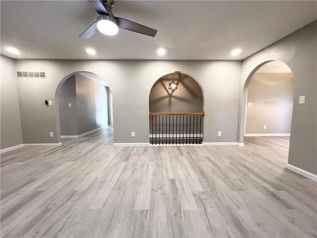 718 NE Mulberry Street, Lee's Summit, MO 64086