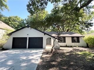 718 NE Mulberry Street, Lee's Summit, MO 64086