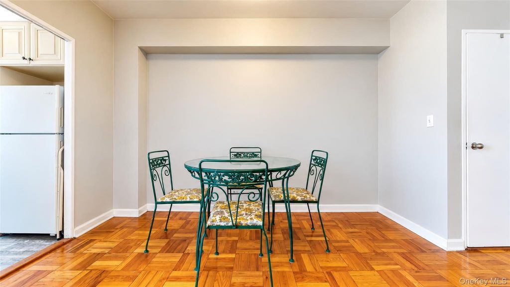 98-25 64th Rd 8C, Rego Park, NY 11374 — photo 2