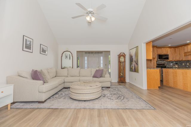2644 Waterstone Drive, Evansville, IN 47725