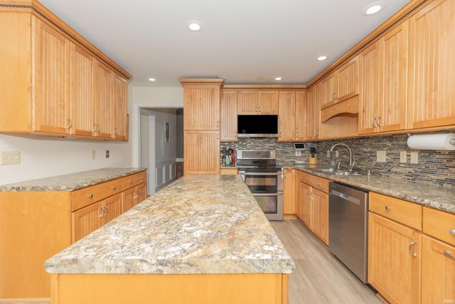 2644 Waterstone Drive, Evansville, IN 47725