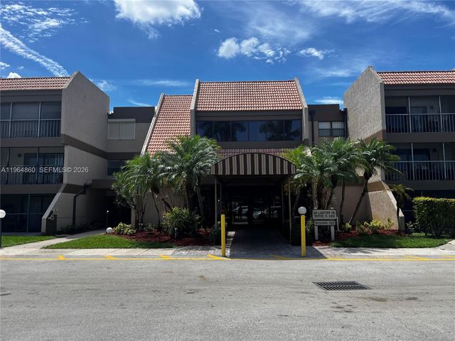 240 Lakeview Dr 306, Weston, FL 33326