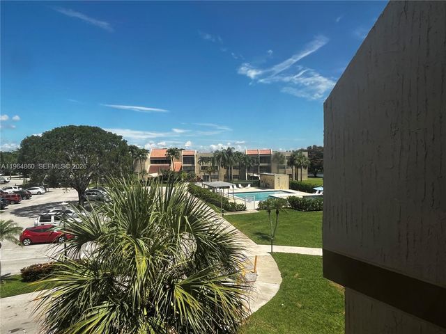 240 Lakeview Dr 306, Weston, FL 33326