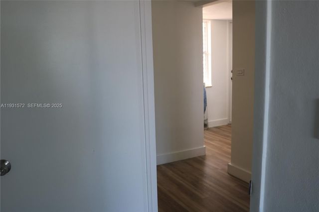 1301 NE 191st St F407, Miami, FL 33179