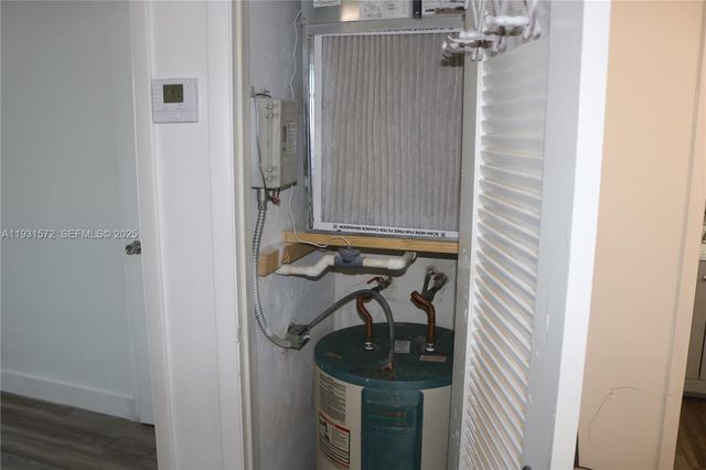 1301 NE 191st St F407, Miami, FL 33179