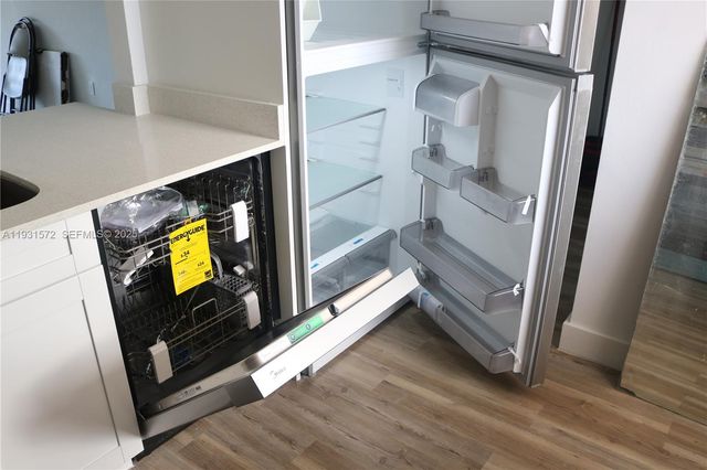 1301 NE 191st St F407, Miami, FL 33179