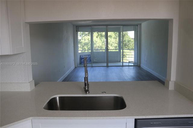 1301 NE 191st St F407, Miami, FL 33179