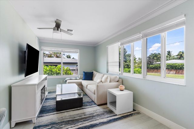 108 SE 31st Avenue, Boynton Beach, FL 33435