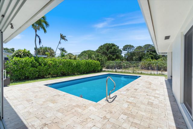 108 SE 31st Avenue, Boynton Beach, FL 33435