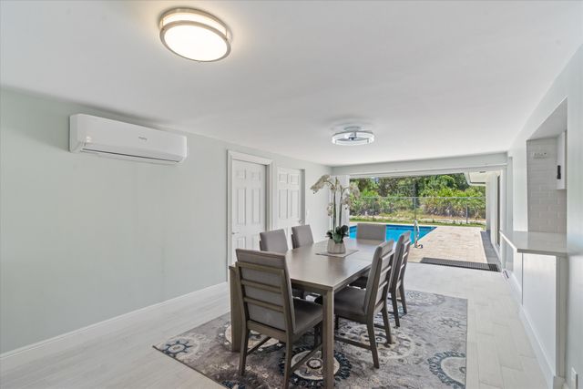 108 SE 31st Avenue, Boynton Beach, FL 33435