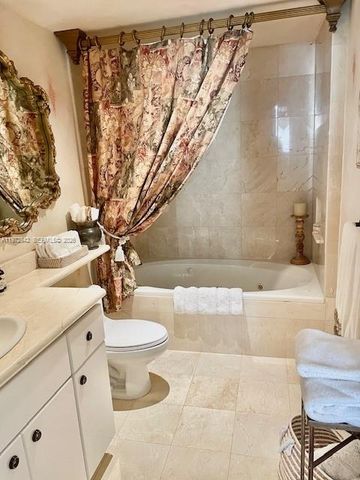 1 Century Ln 310, Miami Beach, FL 33139