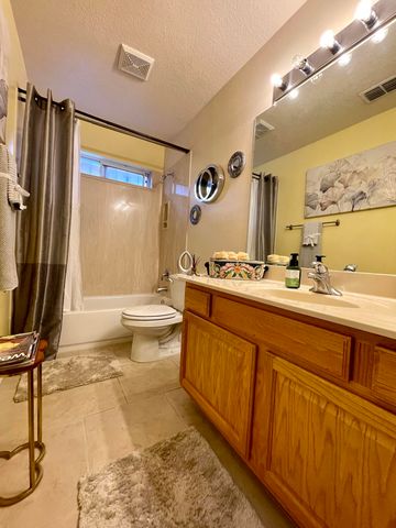 10400 Ridgecircle Drive NW, Albuquerque, NM 87114