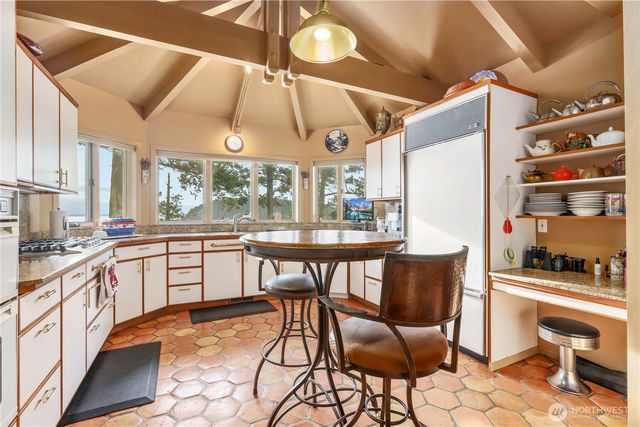 736 Tillamuk Drive, La Conner, WA 98257