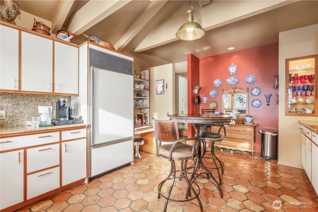 736 Tillamuk Drive, La Conner, WA 98257