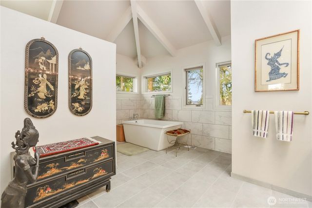 736 Tillamuk Drive, La Conner, WA 98257