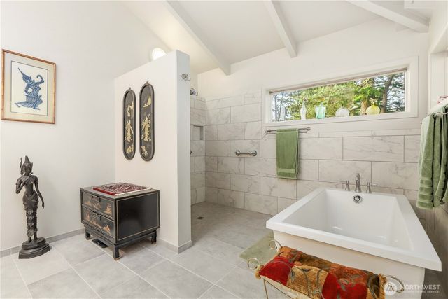 736 Tillamuk Drive, La Conner, WA 98257