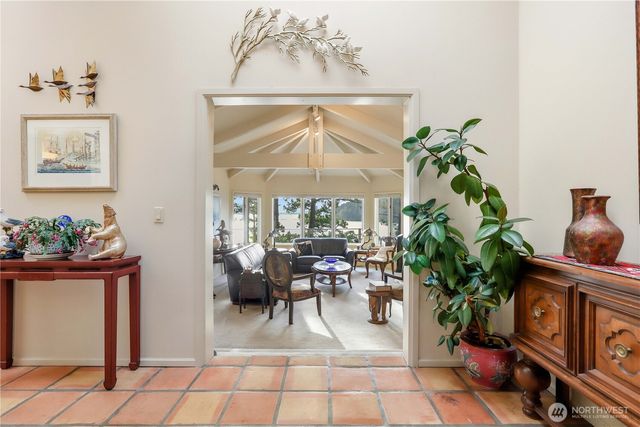 736 Tillamuk Drive, La Conner, WA 98257