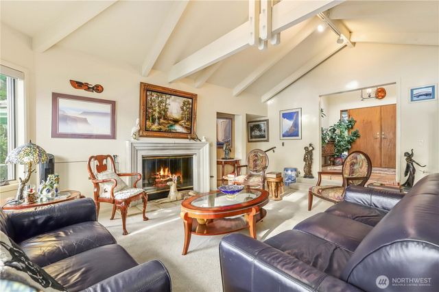 736 Tillamuk Drive, La Conner, WA 98257