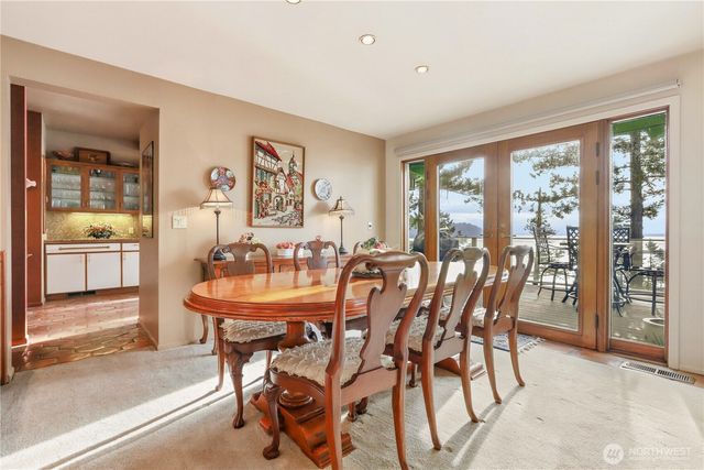 736 Tillamuk Drive, La Conner, WA 98257