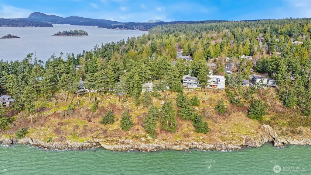 736 Tillamuk Drive, La Conner, WA 98257