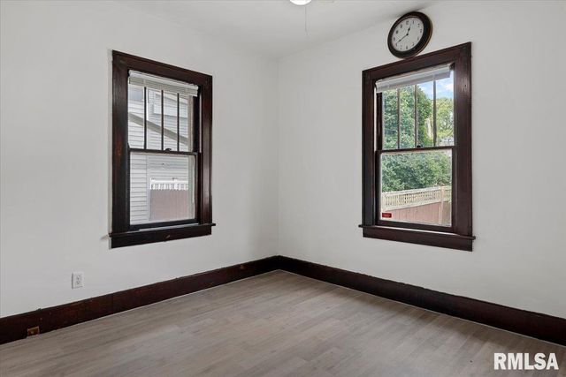 1307 S Pasfield Street, Springfield, IL 62704