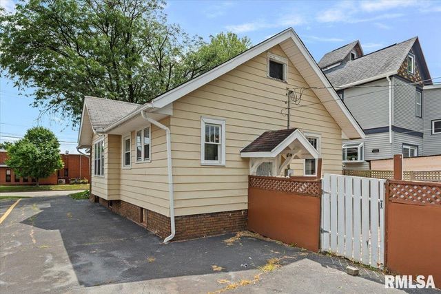 1307 S Pasfield Street, Springfield, IL 62704