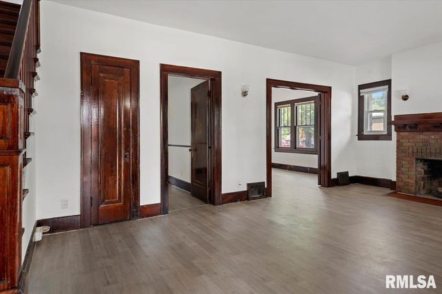 1307 S Pasfield Street, Springfield, IL 62704