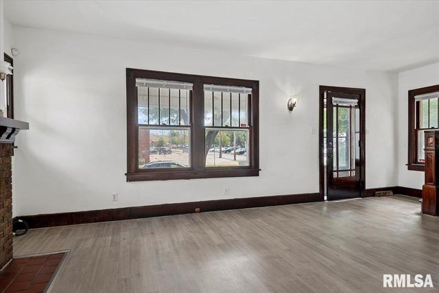 1307 S Pasfield Street, Springfield, IL 62704