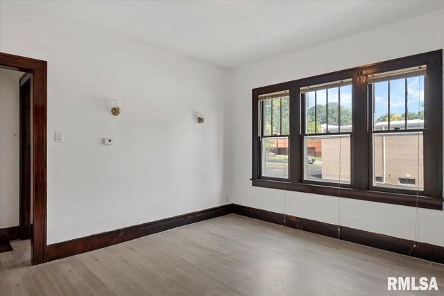 1307 S Pasfield Street, Springfield, IL 62704