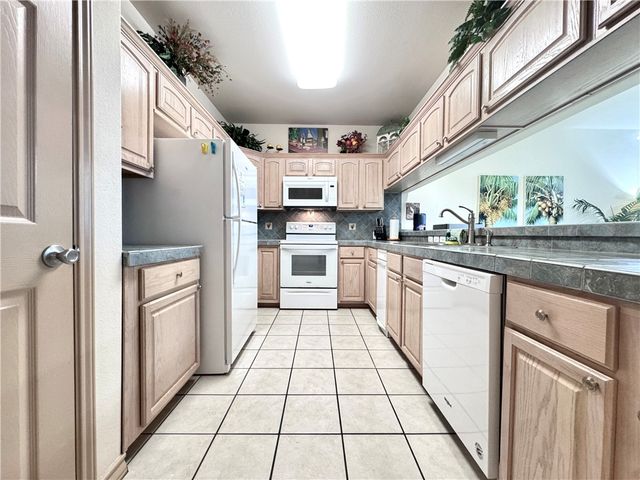 14427 Compass St B11, Corpus Christi, TX 78418