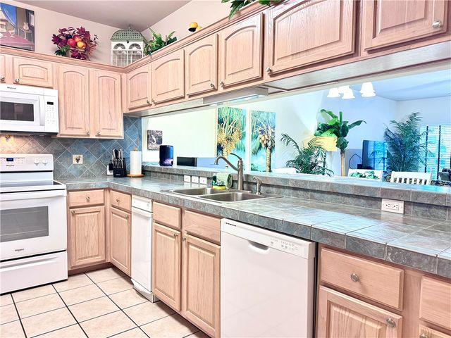 14427 Compass St B11, Corpus Christi, TX 78418