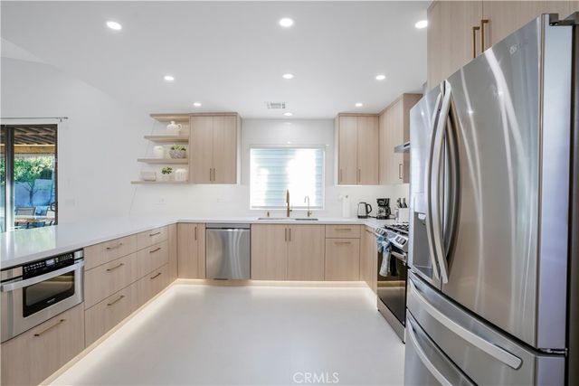 68135 Tachevah Drive, Cathedral City, CA 92234