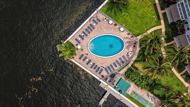140 NE 28th Avenue 502, Pompano Beach, FL 33062