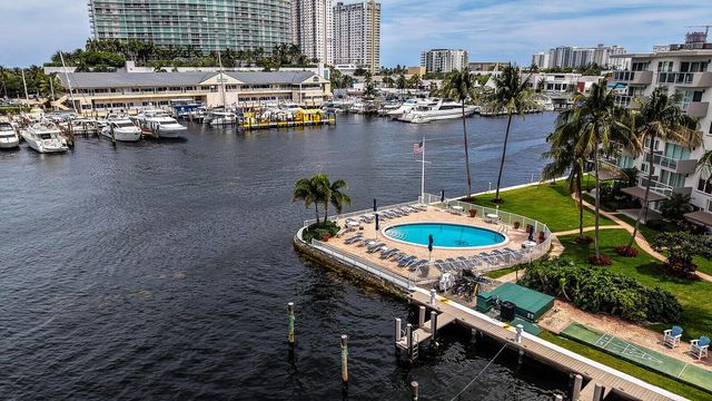 140 NE 28th Avenue 502, Pompano Beach, FL 33062