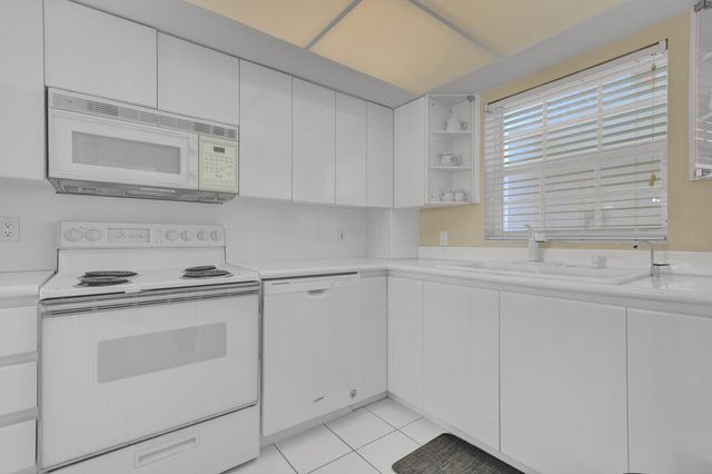 140 NE 28th Avenue 502, Pompano Beach, FL 33062