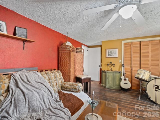 19 Mingus Street, Canton, NC 28716