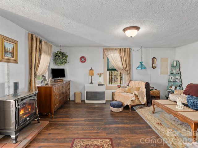 19 Mingus Street, Canton, NC 28716