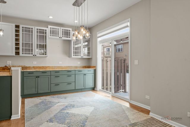 1824 Crenshaw Circle 1824, Vernon Hills, IL 60061