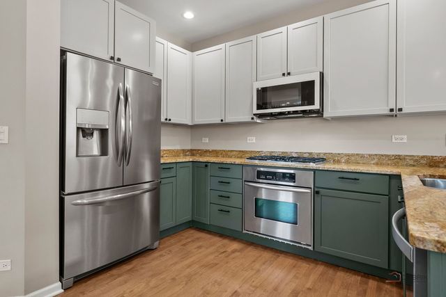 1824 Crenshaw Circle 1824, Vernon Hills, IL 60061